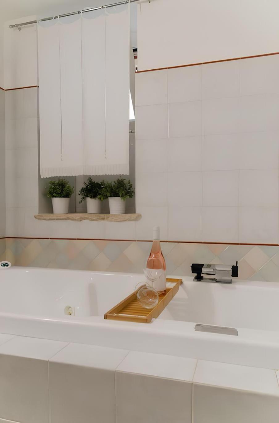 Maison De L'Air - Apt With Jacuzzi ジョヴィナッツォ エクステリア 写真